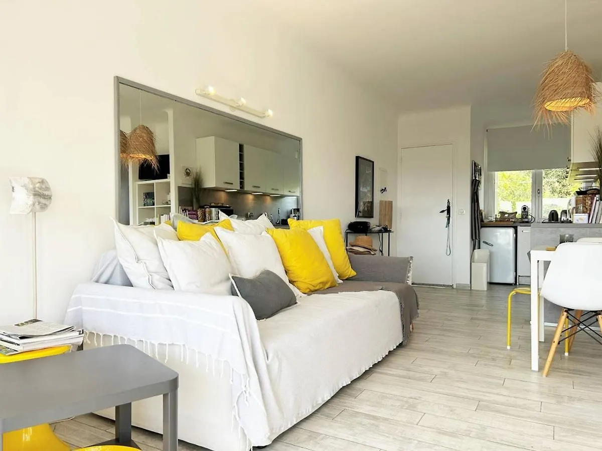 Appartement Lumineux Avec Terrasse, 500M De La Plage, Bormes-Les-Mimosas - Fr-1-251-576